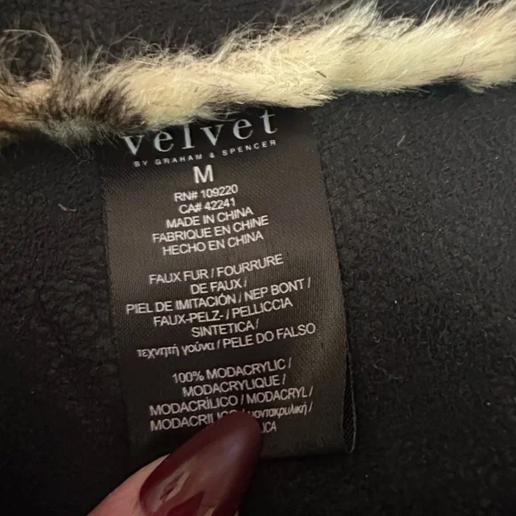 Velvet by Graham & Spencer faux fur & suede animal print pockets Medium vest - Picture 10 of 12